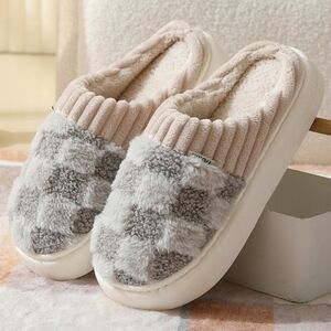 #313 SALE 🛑 8, 9, 10 NEW! Checkered Fuzzy Warmies SLIPPERS